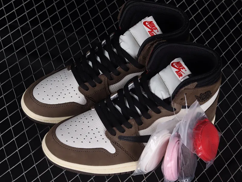 All Categories Air Jordan Jordan Series Basketball Shoes Air Jordan 1 High OG Version Travis Scott x Air Jordan 1 High OG AJ1 Reverse Hook Limited Edition CD4487-100